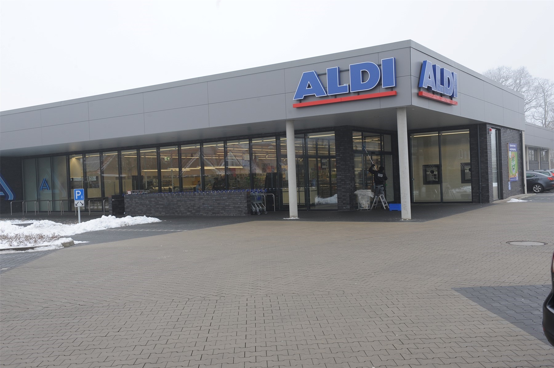 Wie groß Aldi werden will / Lokales IVZaktuell