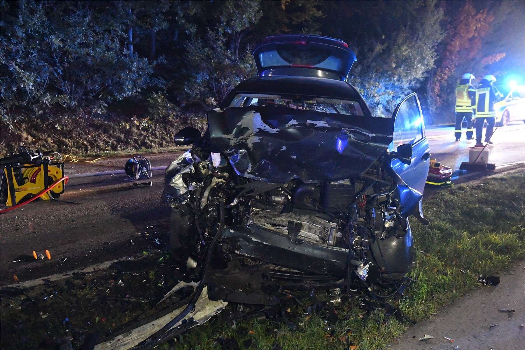 Frontalzusammenstoss Beide Fahrer Schwer Verletzt Lokales Ivz Aktuell